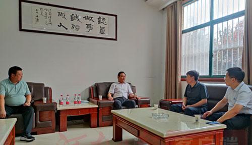 汝州市委常委、统战部长范响立到煜达阀门等民企走访调研