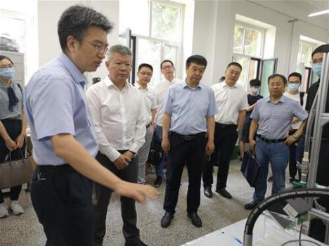 参观能动学院水机实验室