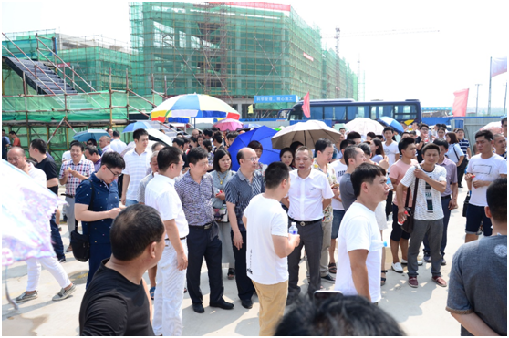 大红门面辅料市场明年上半年完成疏解 数百家商户赴永清考察