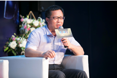 ../Library/Containers/com.tencent.xinWeChat/Data/Library/Application%20Support/Wechat/1.2/2db3d09713dfb2549d397279a43d31e8/Message/MessageTemp/9e20f478899dc29eb19741386f9343c8/OpenData/618论坛照片/论坛嘉宾，四川大学计算机学院（软件学院）院长章毅教授发表观点.jpg